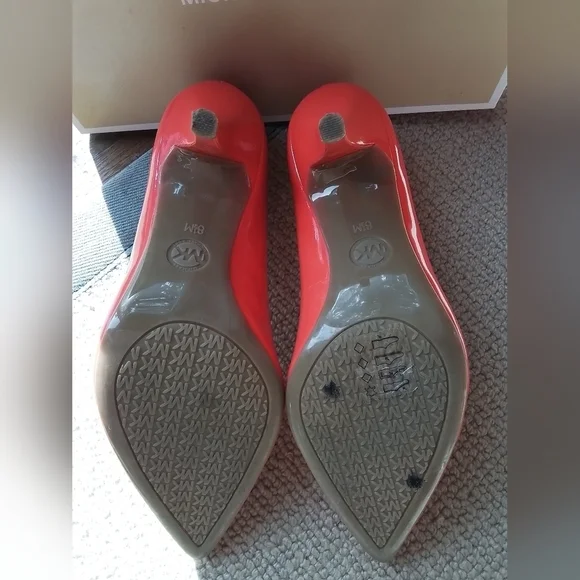 Nwb, hot Michael Kors Patent Mid Flex Pump in Coral Reef - Picture 4 of 5